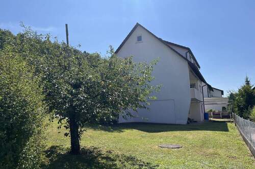 Blick vom Garten - 6 Zimmer Mehrfamilienhaus, Wohnhaus in Wurmlingen