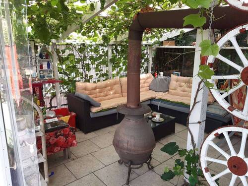 Ruheose im Garten (geschlossen - 