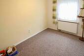 Zimmer III mit Zugang zum Wz. - 