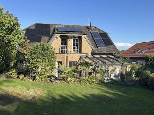 Haus mit Wintergarten - Großzügiges Einfamilienhaus mit Wintergarten in ruhiger Sackgassenlage