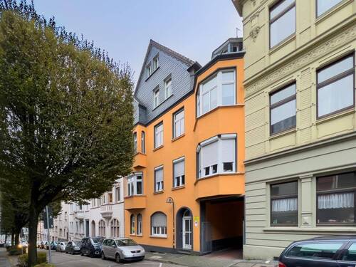 Süden - Straßenseite - 1 Zimmer Etagenwohnung in Solingen