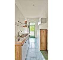 Renovierte Zweiraumwohnung mit EBK und Balkon * ruhig * 2. OG * Abstellraum * helle Räume * Stuck * Altbau saniert - Chemnitz Hilbersdorf