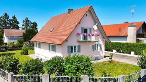 Außenaufnahme - 4 Zimmer Einfamilienhaus zum Kaufen in Karlskron