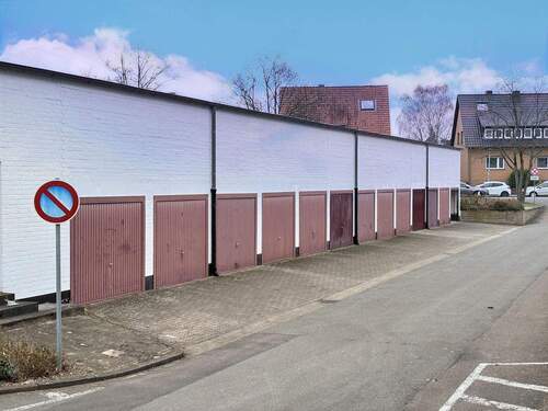 Garagenhof - 3 Zimmer Etagenwohnung in Isernhagen