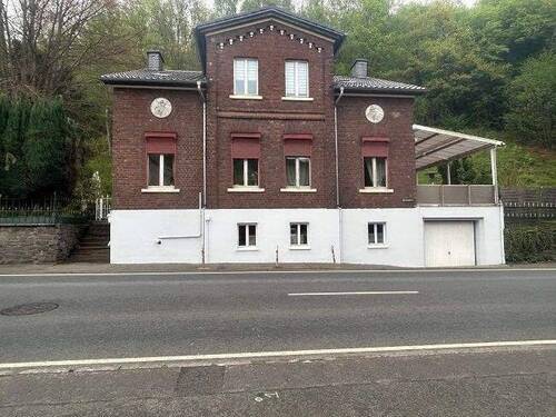 1.jpg - Denkmalgeschütztes Zweifamilienhaus mit großzügigem Garten, großer Terrasse und Garage zu verkaufen in Werdohl-Bärenstein…