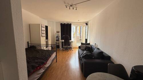 Wohn-Schlafbereich - Attraktive 1-Zimmer-Wohnung mit Balkon incl. Tiefgaragenstellplatz in begehrter Lage von Konstanz