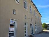 Außenansicht auf Höhe des Lagers - Büro in Radebeul zur Miete