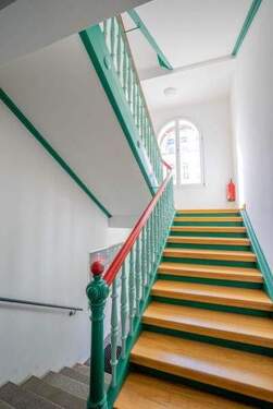 Treppe - Etagenwohnung mit 91,00 m² in Regensburg zur Miete