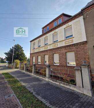 IMG-20251107-WA0003.jpg - Charmante Doppelhaushälfte mit drei Wohneinheiten, Keller & großem Grundstück – ideal für Familien