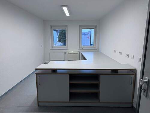 Büro möbiliert - 