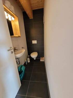 Whg. 4 - Anbau, Gäste-Toilette - 