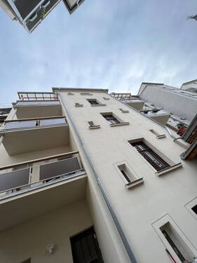 Rückseite des Hauses - Leerstehende 2-Raum-Wohnung im Herzen von Reudnitz