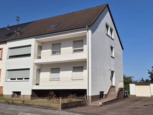 Bild 1 - Gepflegtes Mehrfamilienhaus in Wadgassen-Hostenbach zu verkaufen