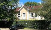 Vorderseite Gründerzeithaus - Renoviertes Altbau-Haus aus der Gründerzeit in Bauernhaus-Umgebung Alt-Osdorf