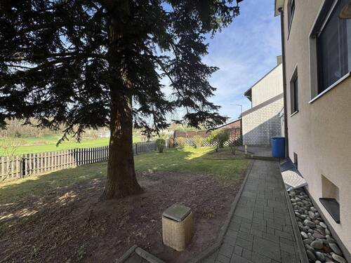 Eingangsbereich - 1 Zimmer Mehrfamilienhaus, Wohnhaus in Veitsbronn