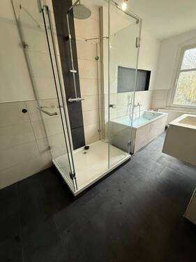 IMG-20260208-WA0001.jpg - Große 5-Raumwohnung, Erstbezug nach Sanierung, Einbauküche, Greiz nähe Bahnhof