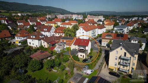 Die Thüringen-Kliniken im Hintergrund - 5 Zimmer Einfamilienhaus zum Kaufen in Saalfeld/Saale