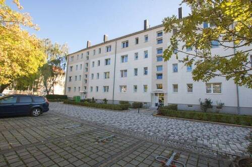 Ansicht vorn - 4 Zimmer Etagenwohnung zur Miete in Halle (Saale)