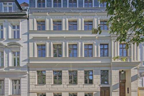 Hausansicht - Südseite in Mitte: sehr schöne 3-Zi-Whg im Einzeldenkmal (We18)