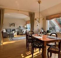 *Gemütliche 3,5-Zi-DG-Wohnung mit 2 Balkonen & 2 Bädern im Zentrum von Osterode* - Osterode am Harz