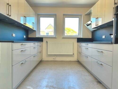 Effiziente Arbeitsabläufe wurden bei der Küchenplanung berücksichtigt - Einfamilienhaus mit 137,10 m&sup2; in Wilhelmshaven zum Kaufen