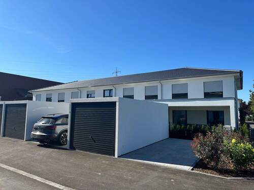 Stellplatz / Garage - 