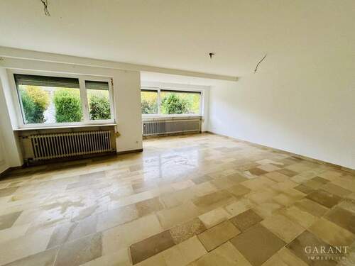 Wohnzimmer - 4 Zimmer Einfamilienhaus in Vaihingen an der Enz