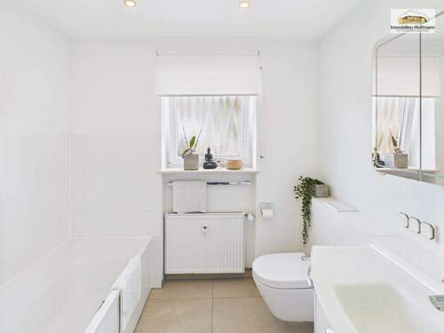 05_Tageslichtbad – freundlich, funktional, gut gepflegt - Etagenwohnung mit 95,10 m&sup2; in Alzenau zum Kaufen