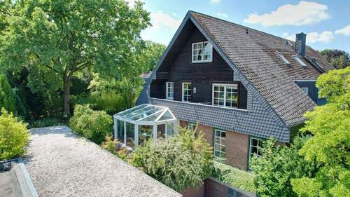 Vogelperspektive - Großzügiges Haus in bester Wohnlage in Köln-Müngersdorf provisionfrei von Privat