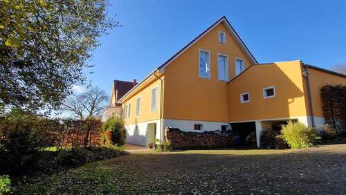 Ostseite / Garage - 