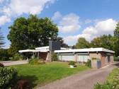 Vordere Hausansicht - 9 Zimmer Bungalow in Uetersen