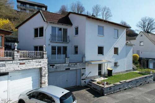 Seitenansicht - 7 Zimmer Einfamilienhaus in Herborn / Seelbach