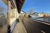 Balkon - Wohnung mit Potenzial in Tutzing-Unterzeismering