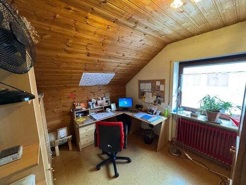 Zimmer zB. Büro im OG - 