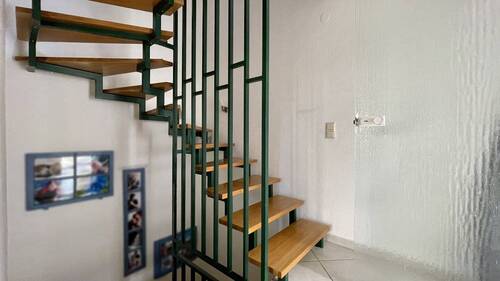 helles & einheitliches Treppenhaus - 