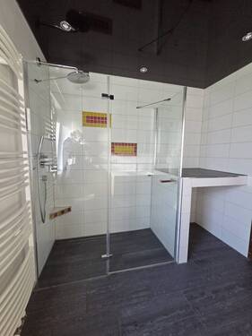 und großer Dusche - 