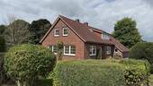 Hausansicht - 7 Zimmer Mehrfamilienhaus, Wohnhaus zum Kaufen in Schwerinsdorf