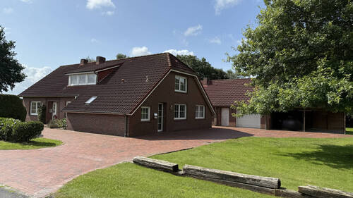 Hausansicht - Mehrfamilienhaus, Wohnhaus mit 190,00 m² in Schwerinsdorf zum Kaufen