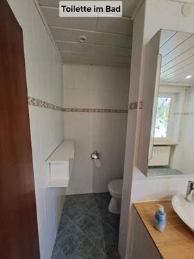 Toilette im Bad.jpg - 