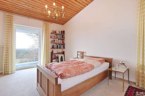 Schlafzimmer 1 von 2 - 
