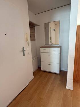 Eingangsbereich mit Garderobe - 