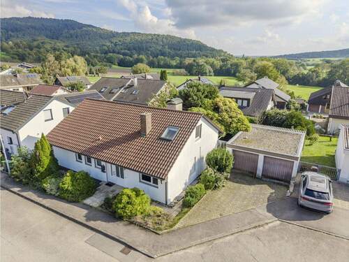 Titelbild - Einfamilienhaus im Grünen, Sanierungsbedürftig, mit großem Potenzial!
