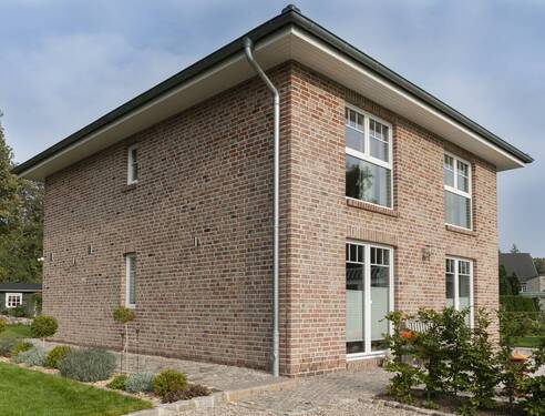 Beispiel-Abbildung mit Sonderleistung - 4 Zimmer Mehrfamilienhaus, Wohnhaus in Kellinghusen