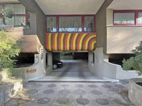 Zufahrt links - Einfamilienhaus in Berlin