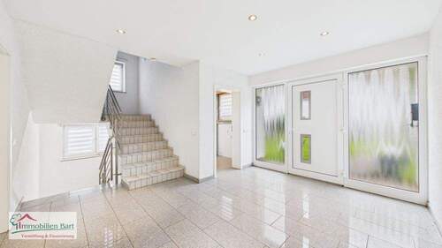 Diele EG - 7 Zimmer Einfamilienhaus in Rehlingen-Siersburg / Rehlingen