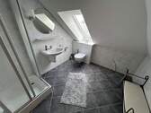 Badezimmer 2. OG - 