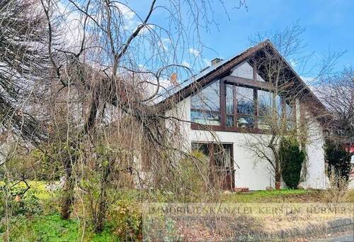 Ostseite mit verglaster Galerie - Charmanter Wohntraum in Burgebrach - Freisteh. EFH mit Galerie, Kamin und Doppelgarage