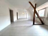 Wohn-und Essbereich - SB.Nauwieser Viertel-Großzügige 4ZKB Altbau-Dachgeschosswohnung auf zwei Ebenen, mit Studiocharakter
