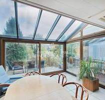 Mettmann-Obschwarzbach: Einfamilienreihenhaus mit Wintergarten, Kamin, Garten und Garage!