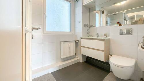 Badezimmer - Etagenwohnung mit 79,30 m&sup2; in Bad Segeberg zum Kaufen